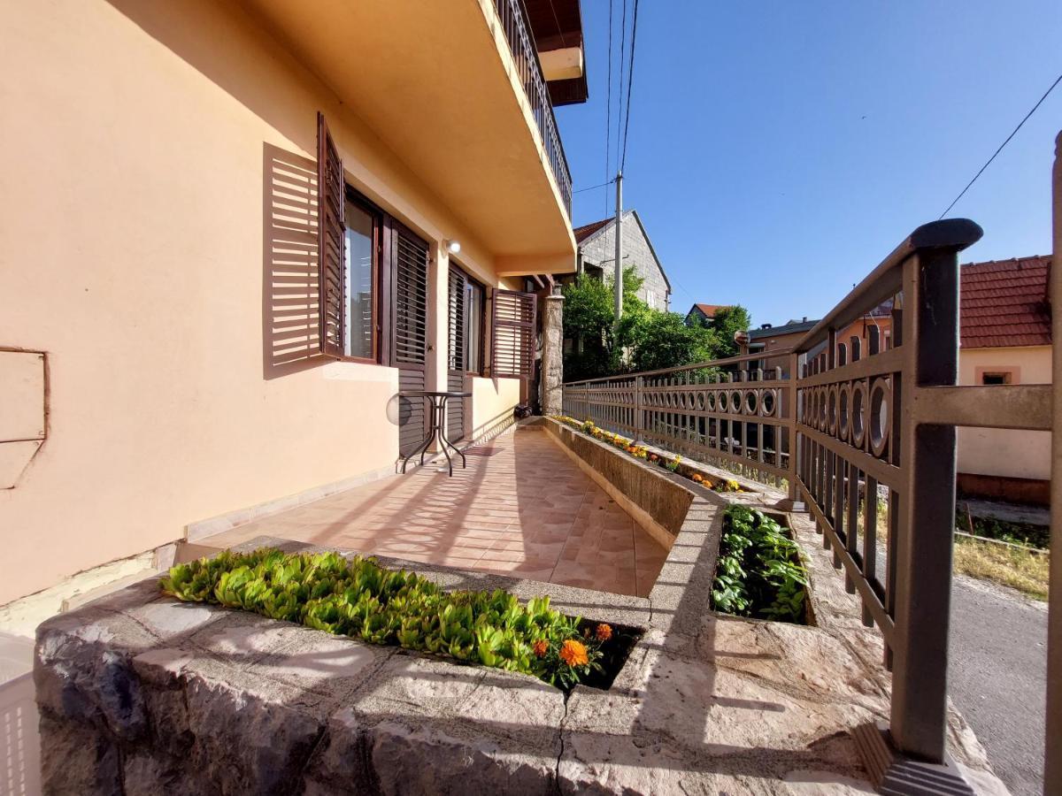 Holiday Home Milanovic Cetinje Exterior foto